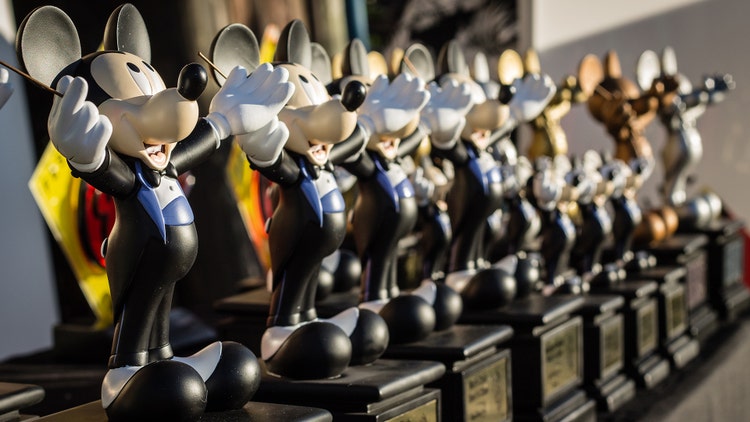 FY19FestivalDisneyFestiveFigures